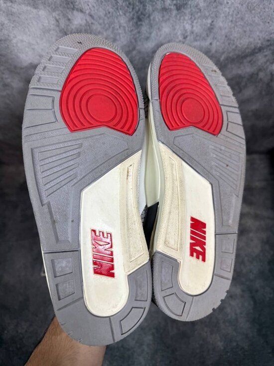 Size 8.5 | Jordan 3 White Cement With Box | Pre-Owned - Picture 4 of 9